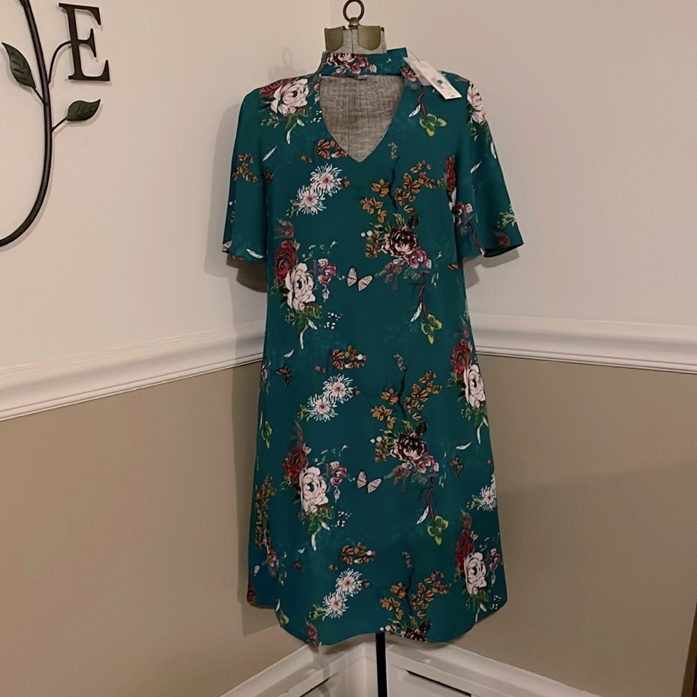 Beautiful Green/Floral Petite Dress